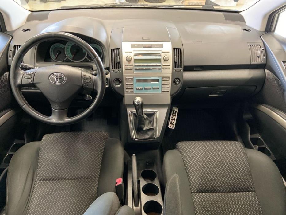TOYOTA Corolla Verso 2008