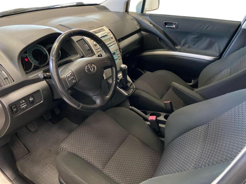 TOYOTA Corolla Verso 2008