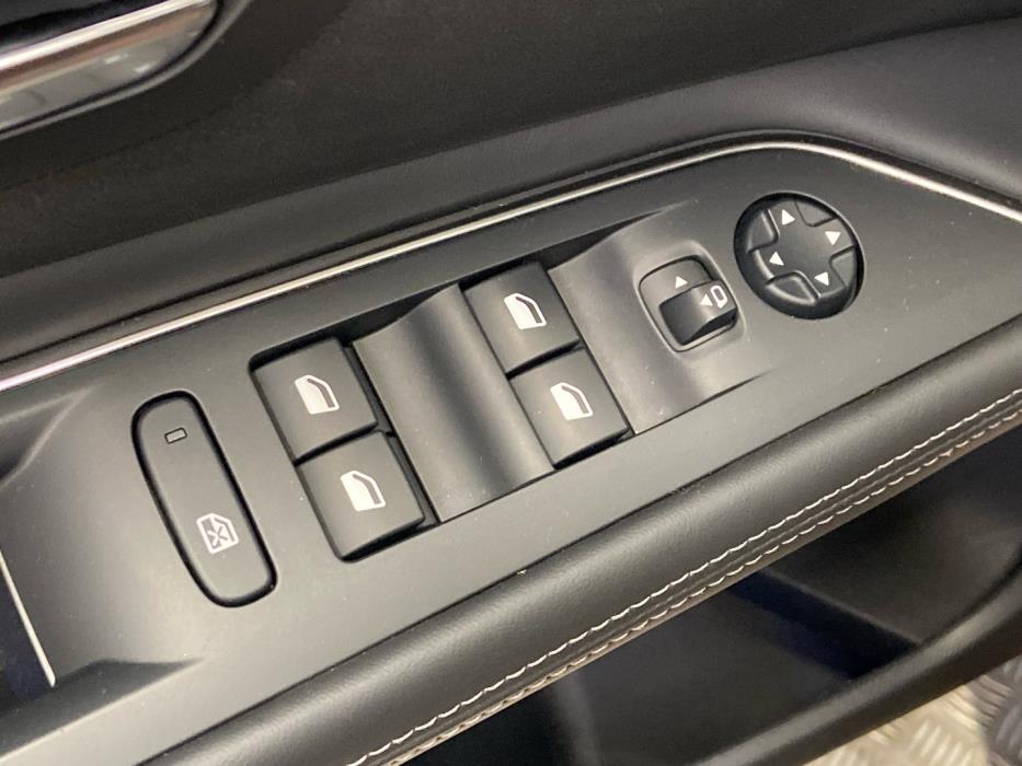 PEUGEOT 3008 2016