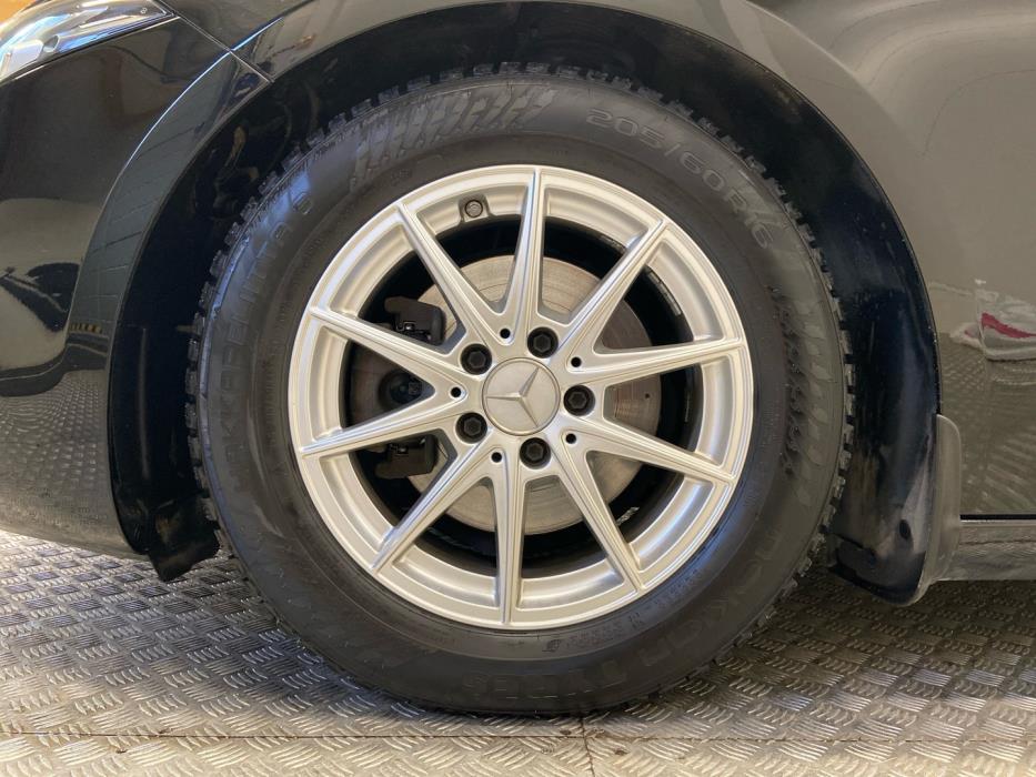 MERCEDES-BENZ A 2019