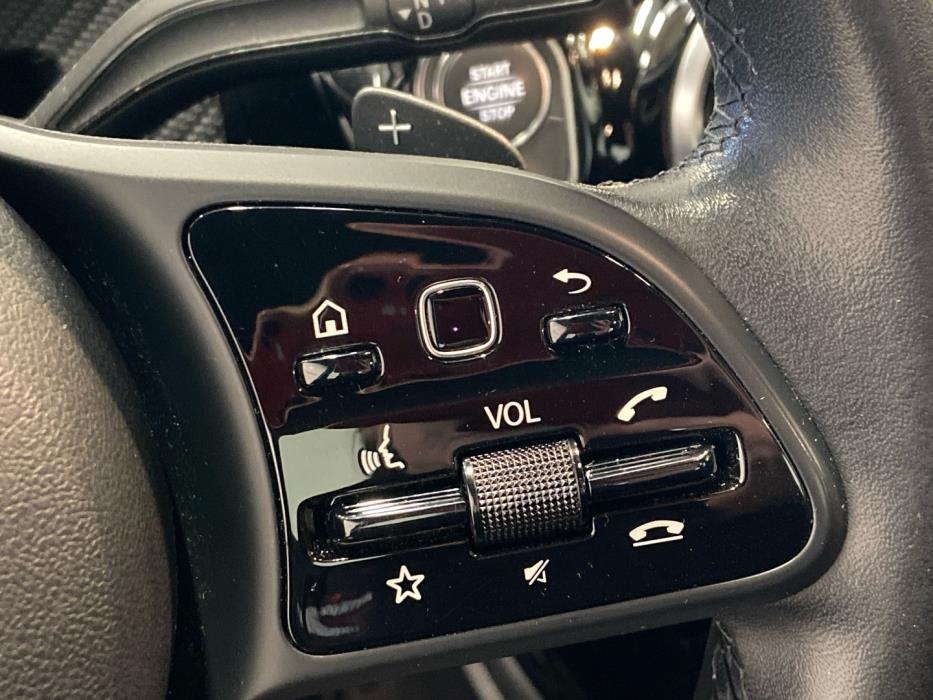 MERCEDES-BENZ A 2019