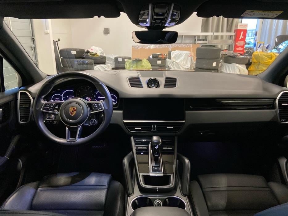 PORSCHE Cayenne 2021