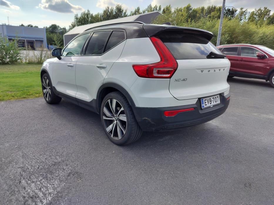VOLVO XC40 2021