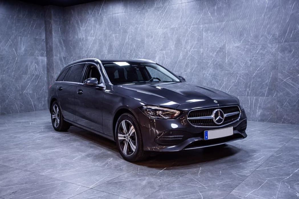 MERCEDES-BENZ C 2023
