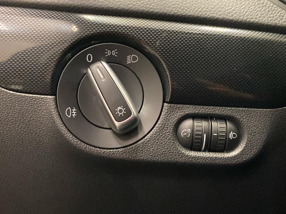 VOLKSWAGEN Jetta 2011