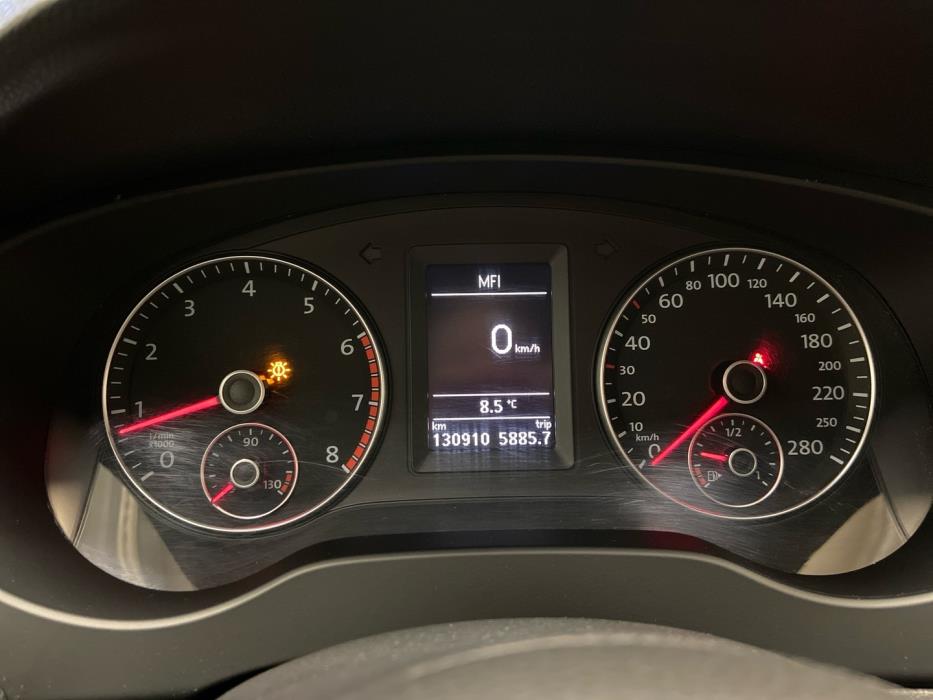 VOLKSWAGEN Jetta 2011