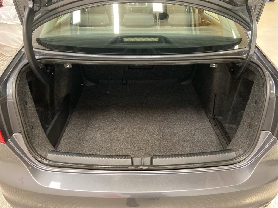 VOLKSWAGEN Jetta 2011