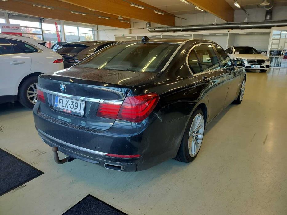 BMW 750 2014