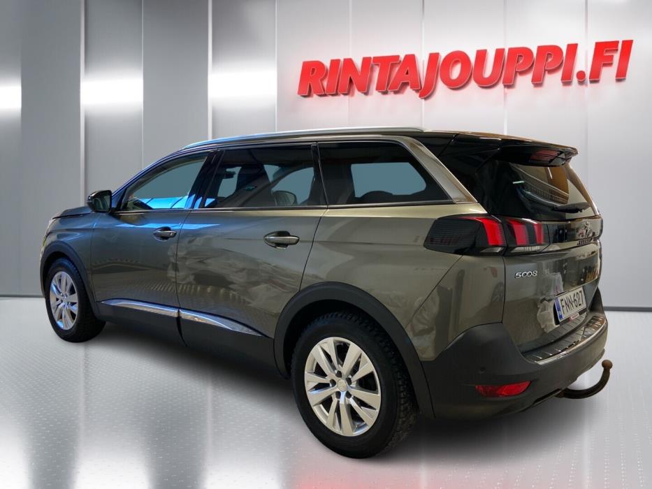 PEUGEOT 5008 2019