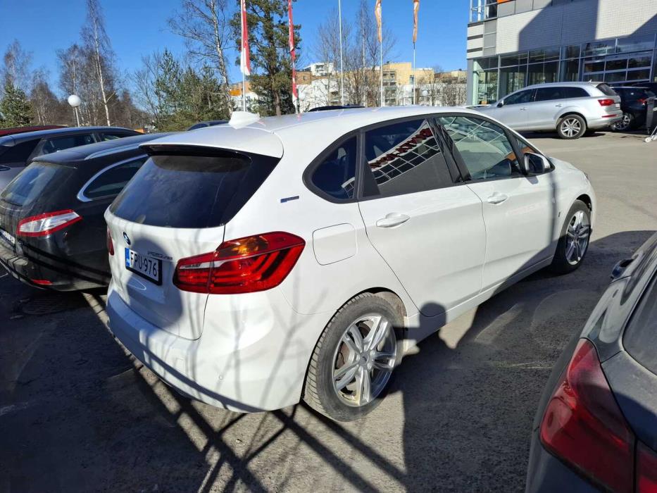 BMW 225 2019
