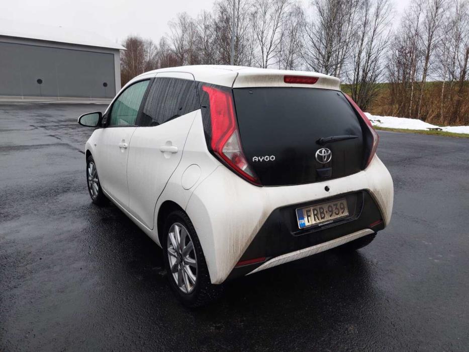 TOYOTA AYGO 2021