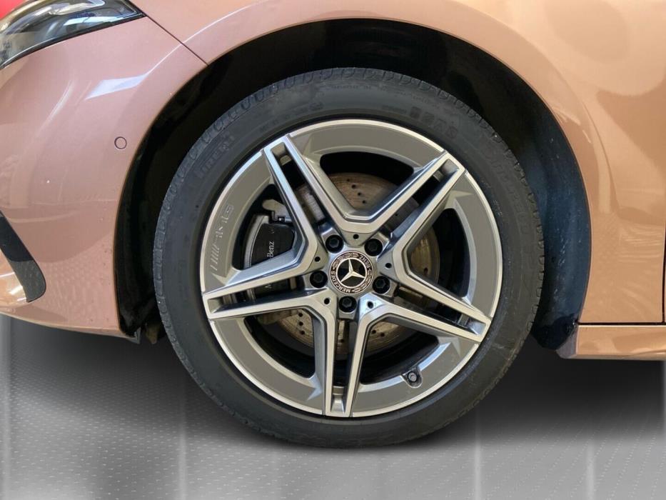 MERCEDES-BENZ A 2023