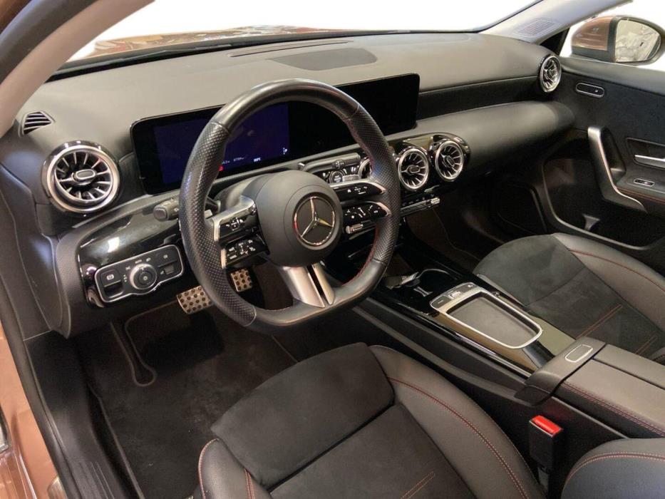 MERCEDES-BENZ A 2023