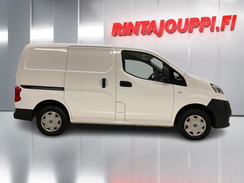 NISSAN NV200 2013