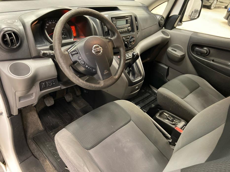 NISSAN NV200 2013