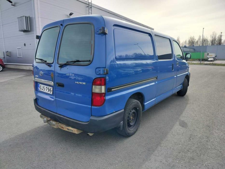 TOYOTA Hiace 2011