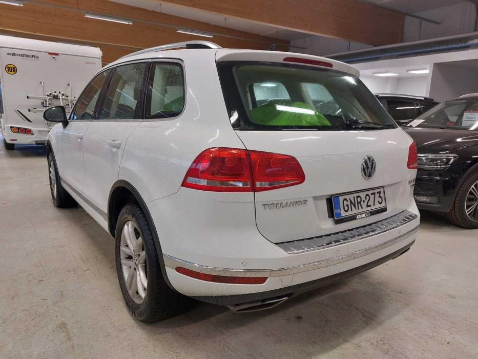 VOLKSWAGEN Touareg 2016