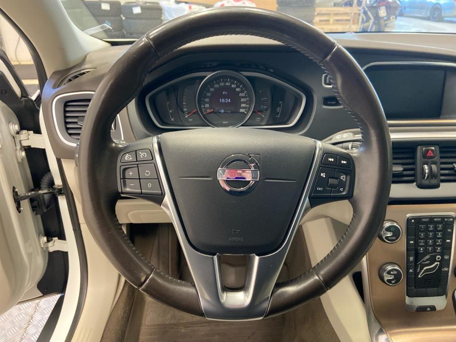 VOLVO V40 Cross Country 2013