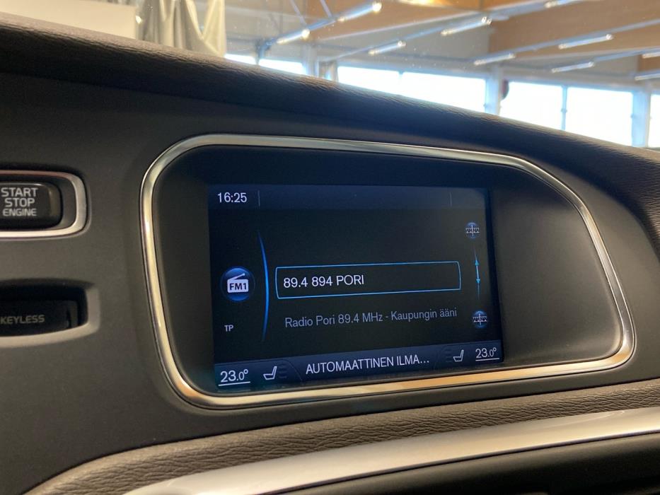 VOLVO V40 Cross Country 2013