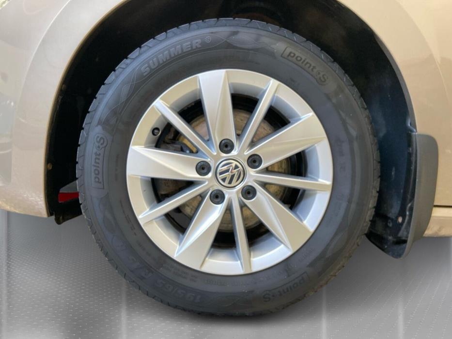 VOLKSWAGEN Golf Sportsvan 2015