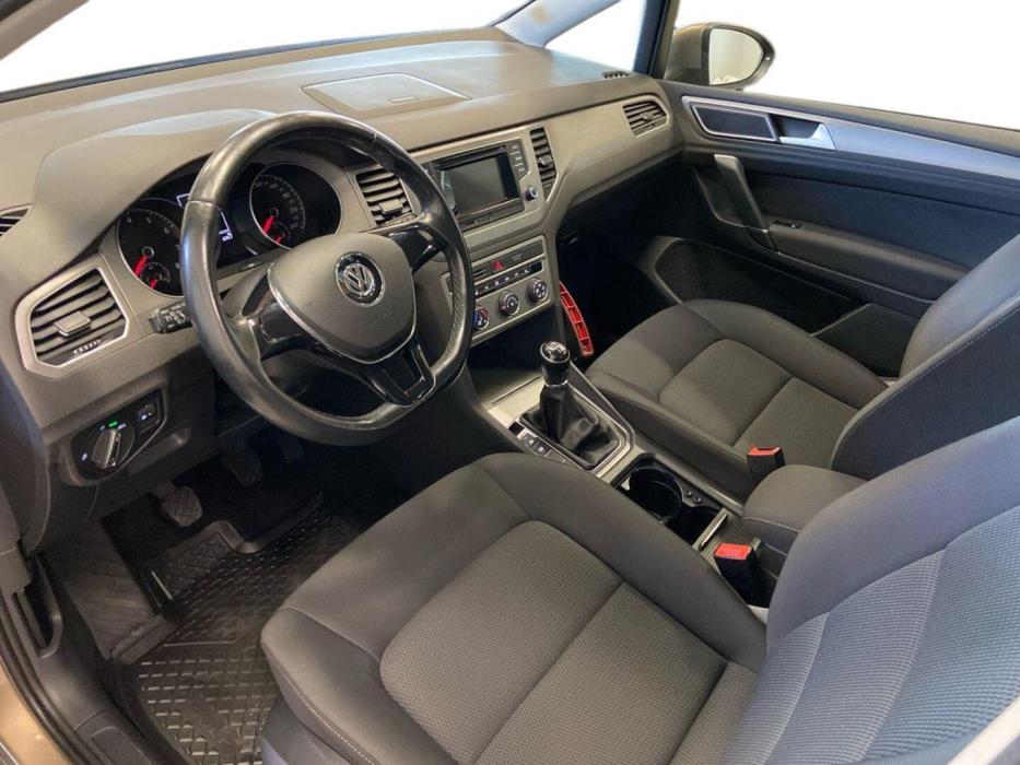 VOLKSWAGEN Golf Sportsvan 2015