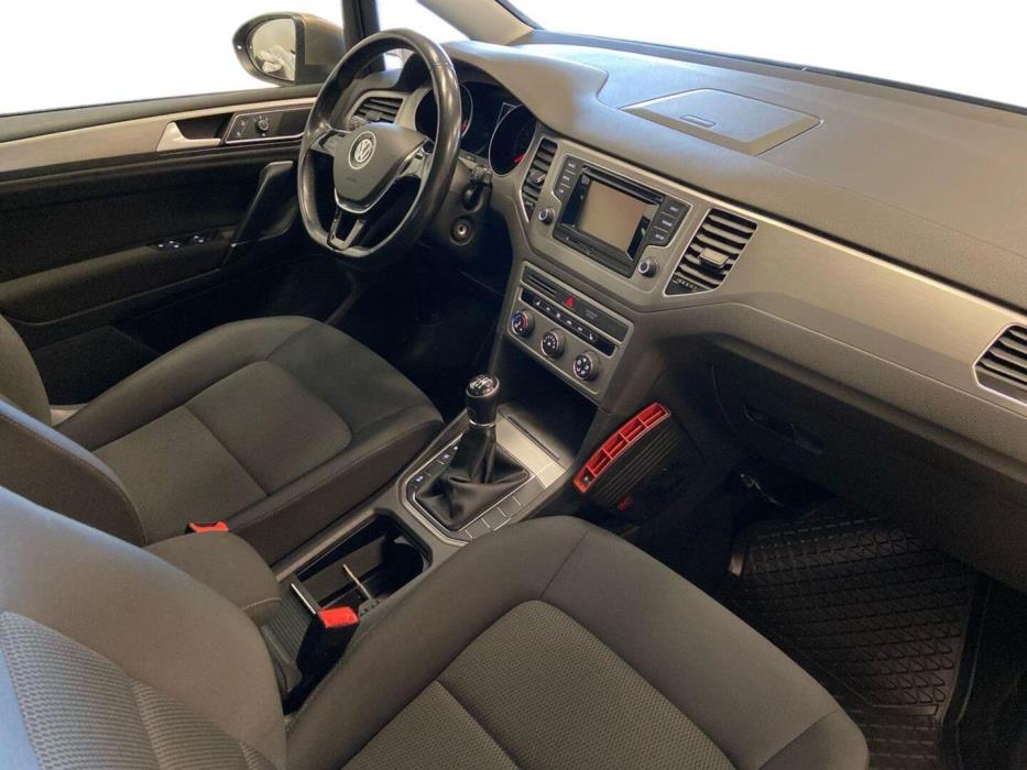 VOLKSWAGEN Golf Sportsvan 2015