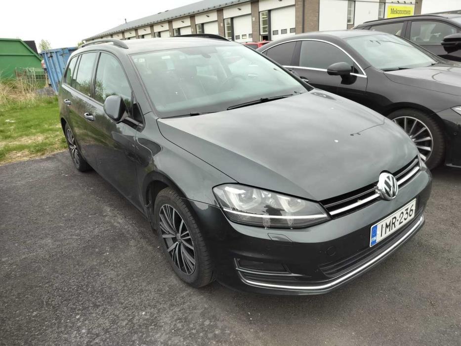 VOLKSWAGEN Golf 2016