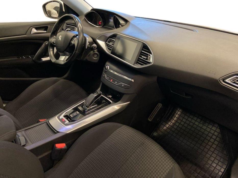PEUGEOT 308 2020