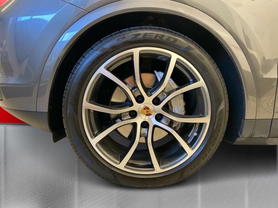 PORSCHE Cayenne 2021