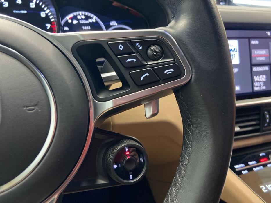 PORSCHE Cayenne 2021