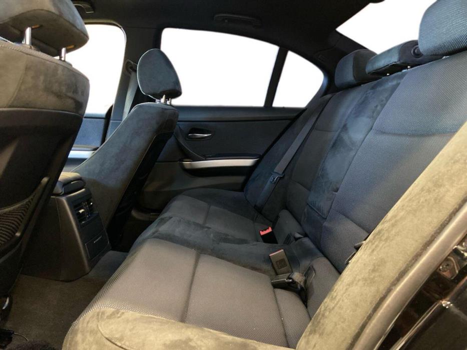 BMW 323 2005