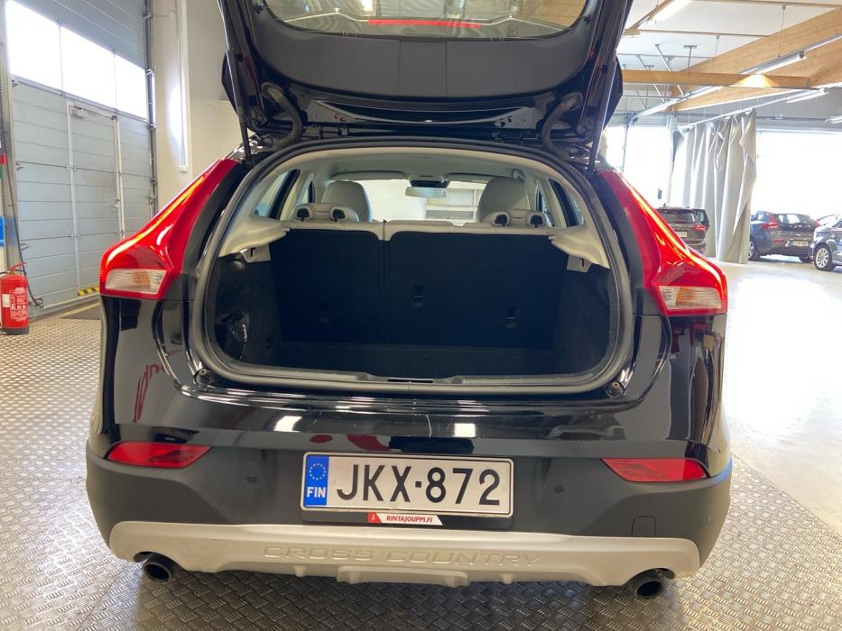 VOLVO V40 Cross Country 2018