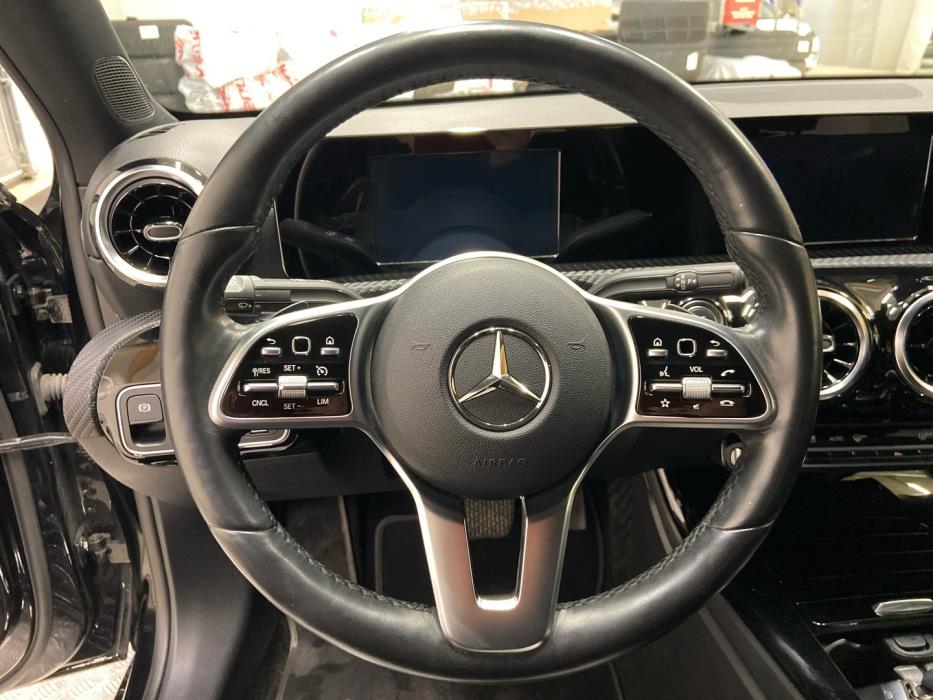 MERCEDES-BENZ A 2021