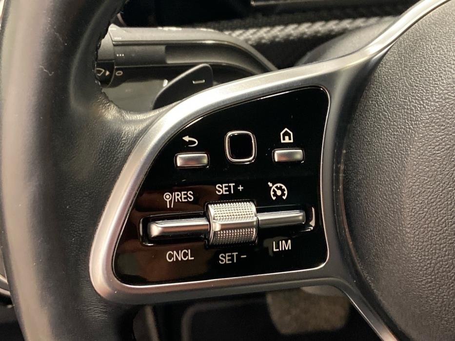 MERCEDES-BENZ A 2021