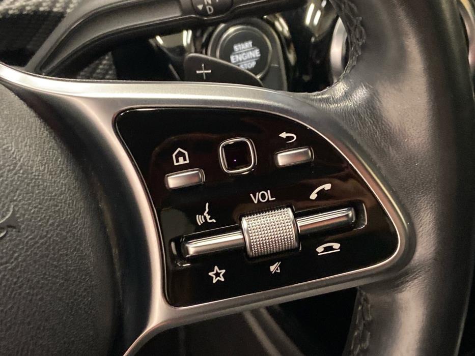 MERCEDES-BENZ A 2021