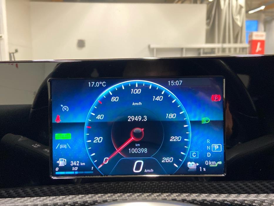 MERCEDES-BENZ A 2021