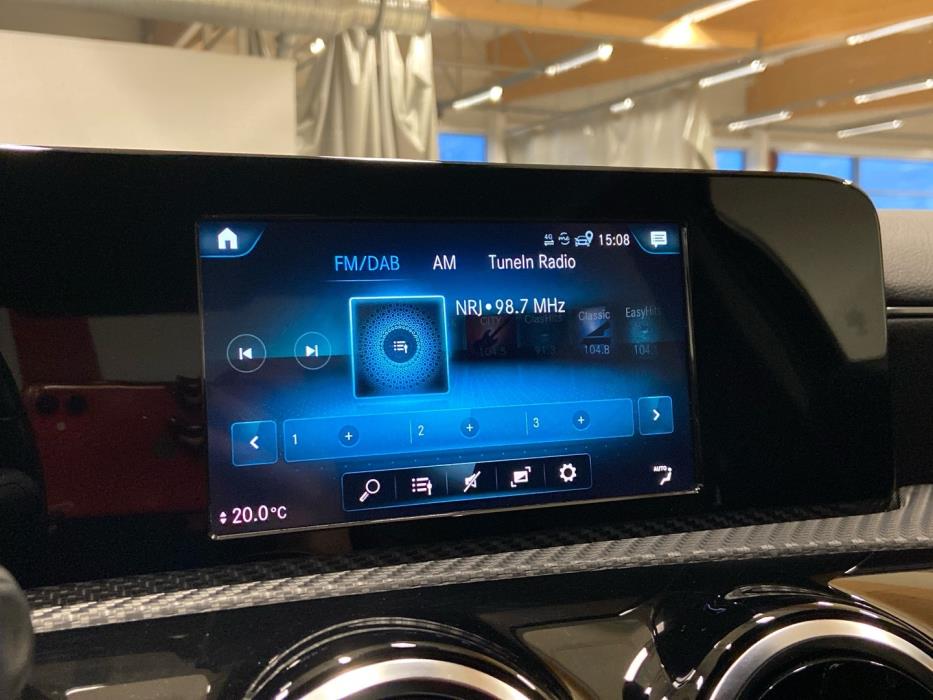 MERCEDES-BENZ A 2021