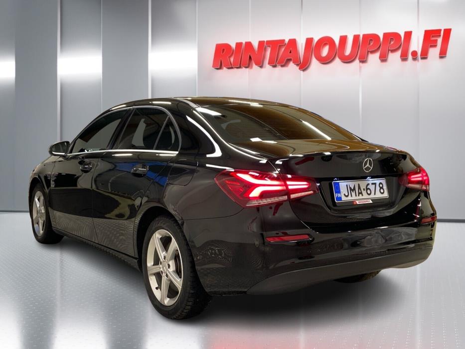 MERCEDES-BENZ A 2021