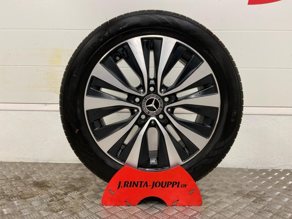 MERCEDES-BENZ A 2021