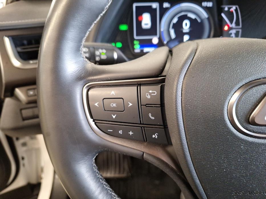 LEXUS UX 2021