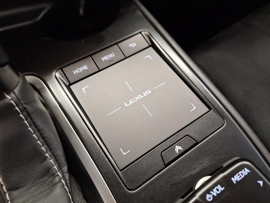LEXUS UX 2021