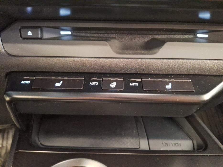 LEXUS UX 2021
