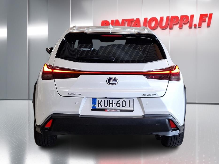 LEXUS UX 2021