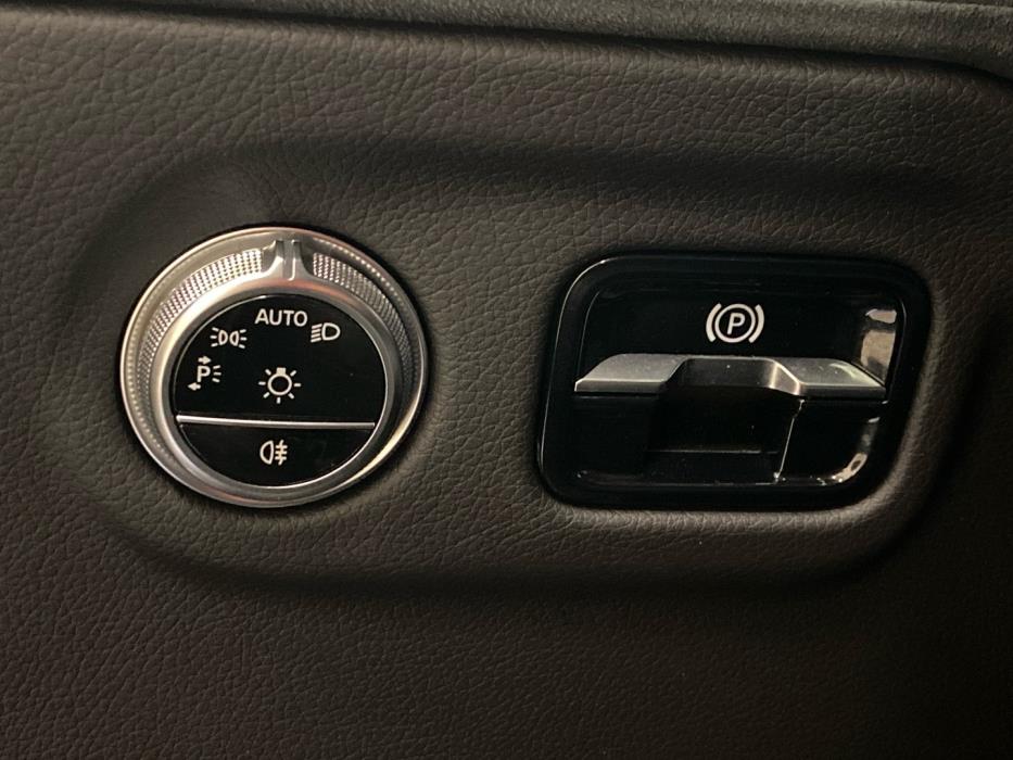 MERCEDES-BENZ EQS 2024