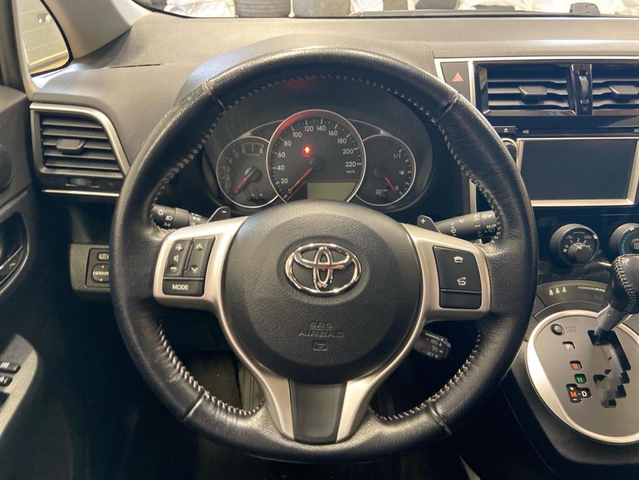 TOYOTA Verso-S 2015