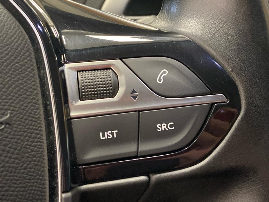PEUGEOT 3008 2017