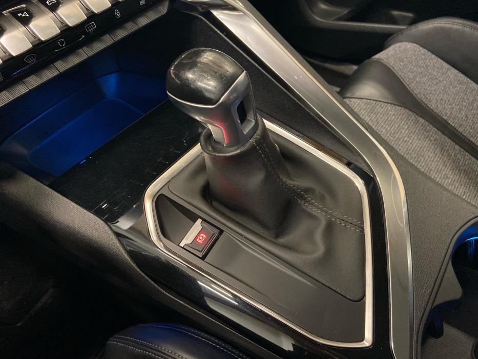 PEUGEOT 3008 2017