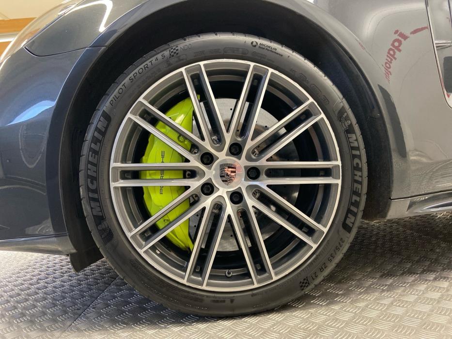 PORSCHE Panamera 2020