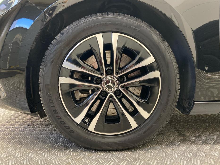 MERCEDES-BENZ B 2023