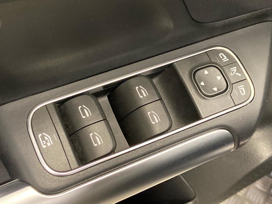 MERCEDES-BENZ B 2023